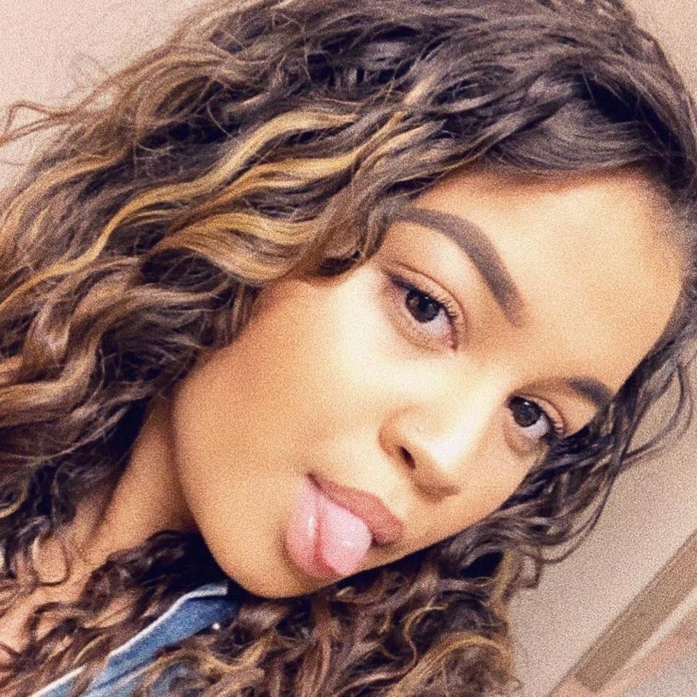 Meet your Posher, Selena